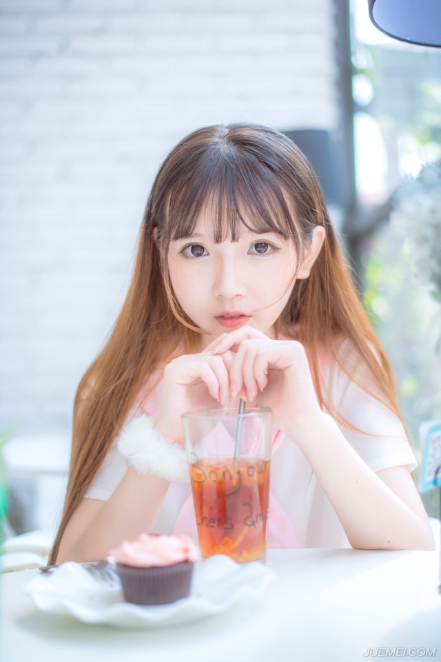 你们的偶像是明星，我的偶像是卫星。——韩寒《后会无期》